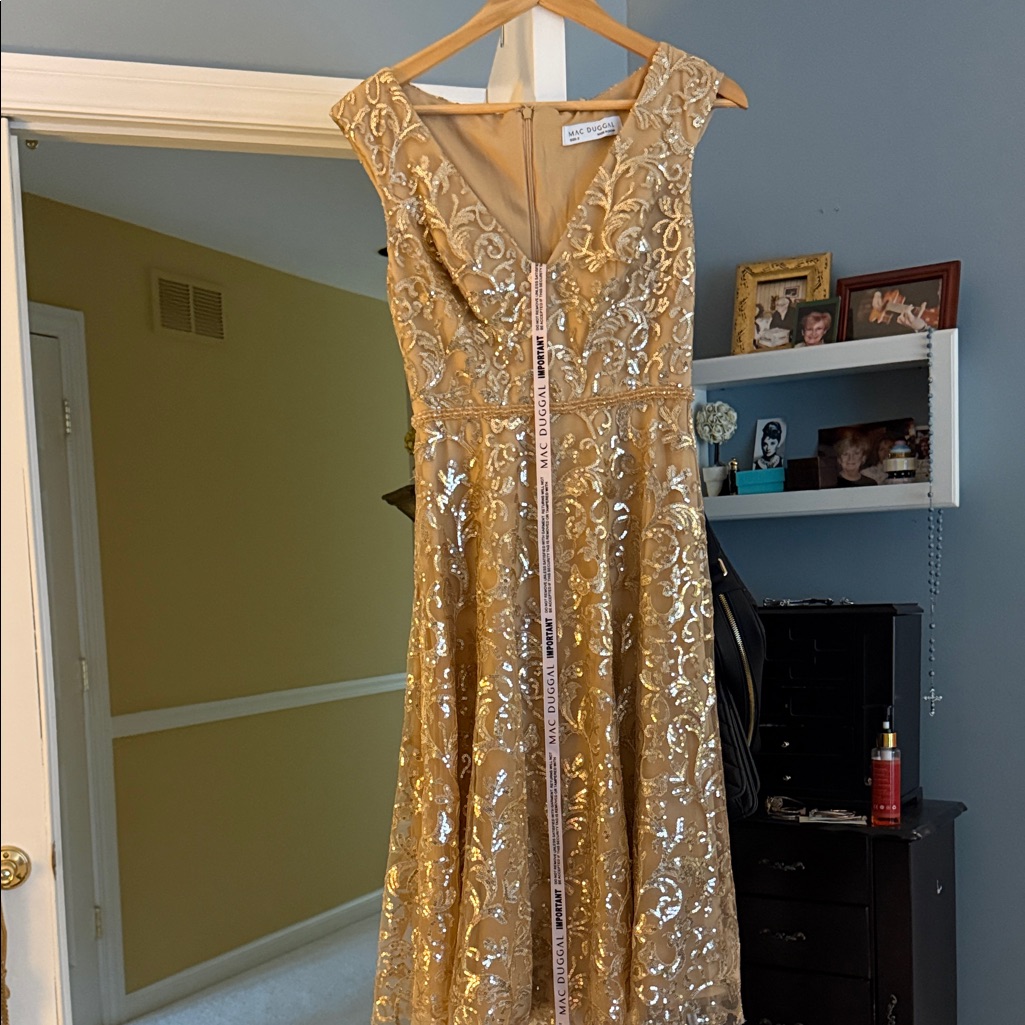 Mac Duggal Gold Sequin V-Neck Maxi Dress Nwt